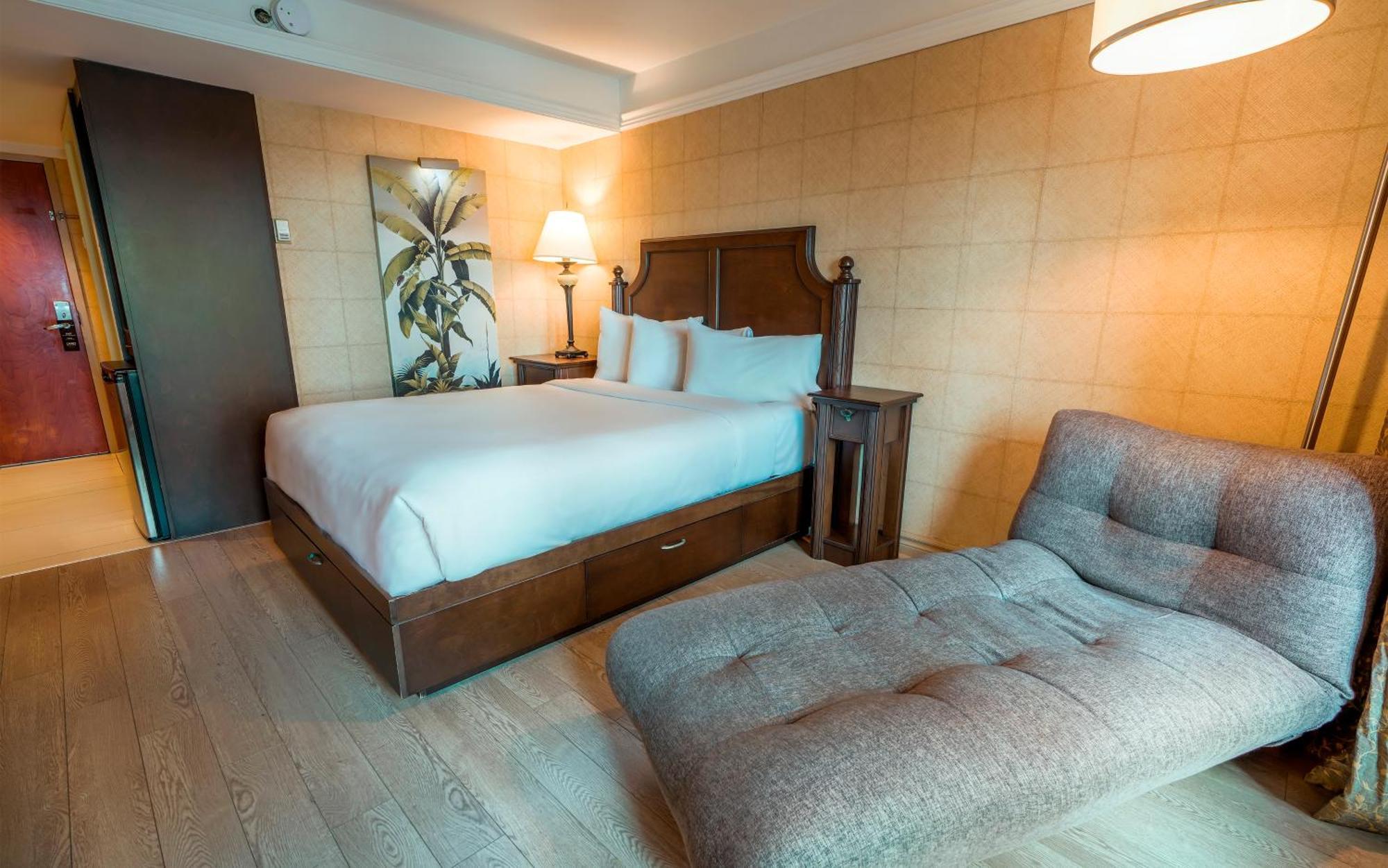 Chambre Lit Queen-Size - Vue sur Jardin